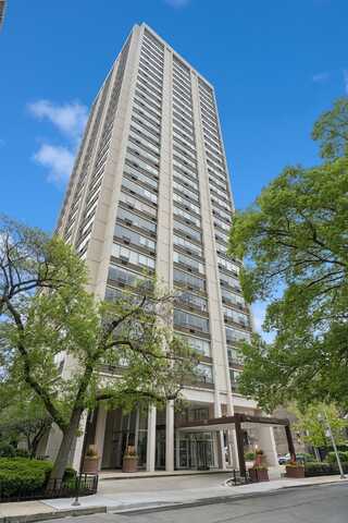 70 W Burton Place, Chicago, IL 60610