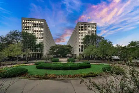 1401 E 55th Street, Chicago, IL 60615