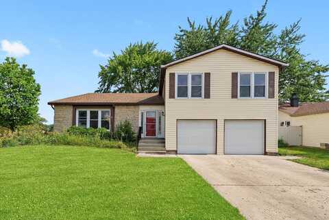 88 Hesterman Drive, Glendale Heights, IL 60139