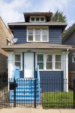 4924 W Walton Street, Chicago, IL 60651