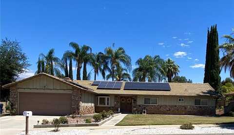 215 Pinewood Court, Redlands, CA 92374