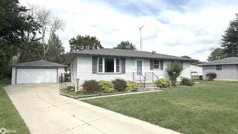5 Highland Park Court, Mason City, IA 50401