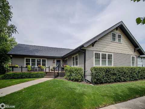 135 E B Street, Forest City, IA 50436