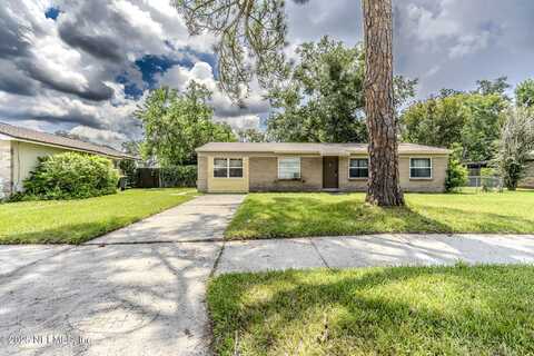 8520 FROST Street N, Jacksonville, FL 32221
