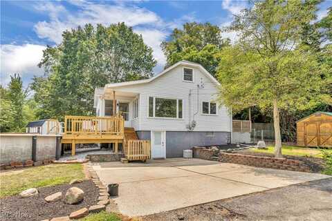 870 Sail Drive, Coventry, OH 44319
