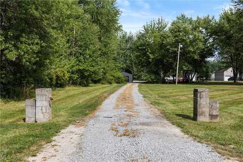 8767 Stearns Road, Olmsted Twp, OH 44138