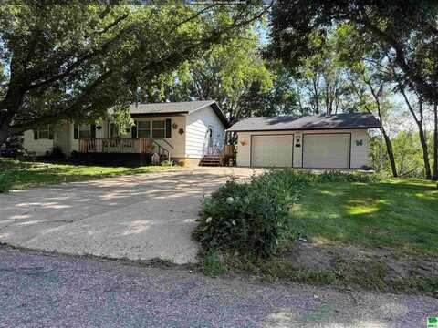 2040 Clover Dr., Akron, IA 51001