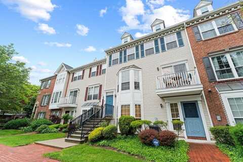 4 Persimmon Ct, Jersey City, NJ 07305