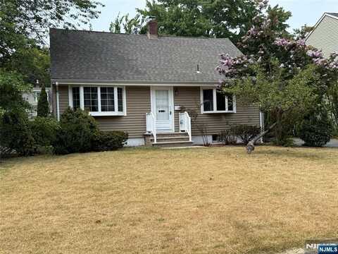447 Berkshire Road, Ridgewood, NJ 07450
