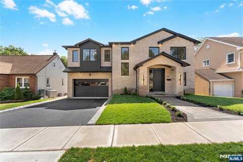 582 Morse Avenue, Ridgefield, NJ 07657