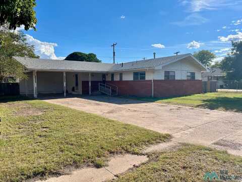 719 W 16th Ln Lane, Portales, NM 88130