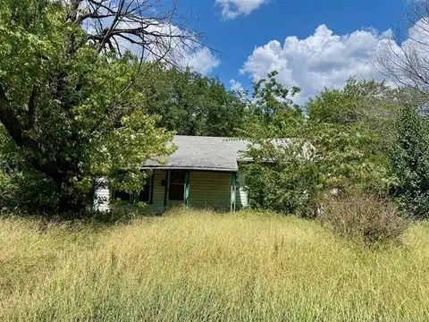 308 E Orange Street, Henryetta, OK 74437