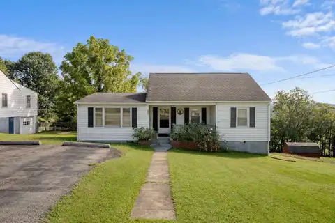 6398 SPRING Avenue, Radford, VA 24141