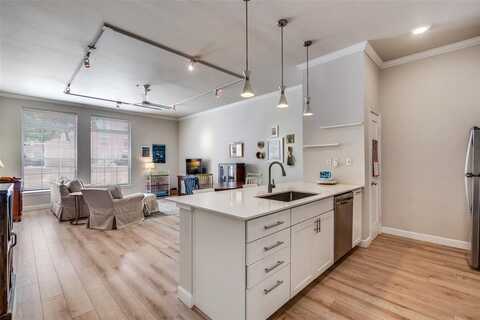 2305 Worthington Street, Dallas, TX 75204