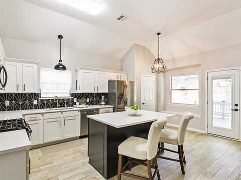 610 Dove Creek Circle, Grapevine, TX 76051
