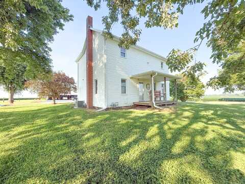 28136 300th Ave, Barry, IL 62312