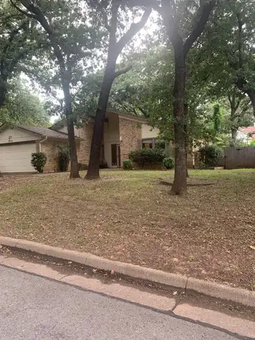 4515 Indian Oaks Trl, Arlington, TX 76017