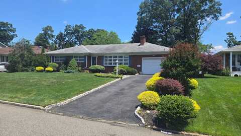 24 Eugene Blvd, Sayreville, NJ 08879