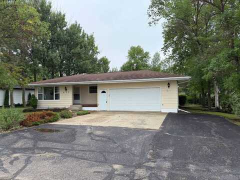 622 14th Street NW, Devils Lake, ND 58301