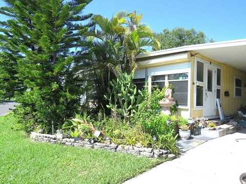 736 Poinsettia St., Casselberry, FL 32707