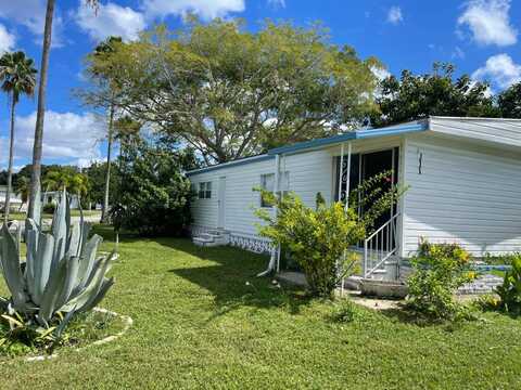 6515 15th Street East, Sarasota, FL 34243