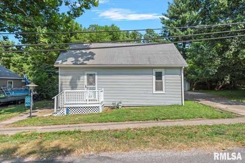 825 E Kinzie Street, Riverton, IL 62561