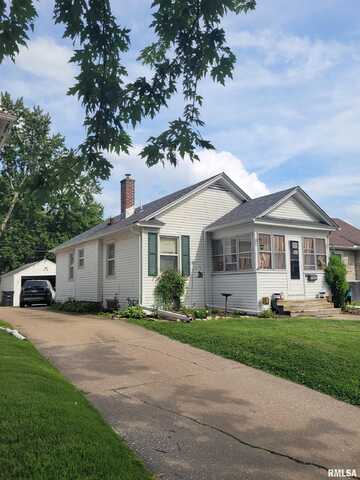 1445 41ST Street, Rock Island, IL 61201