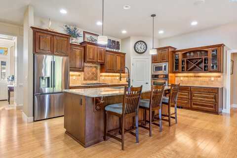 1911 S Edison, Kennewick, WA 99338