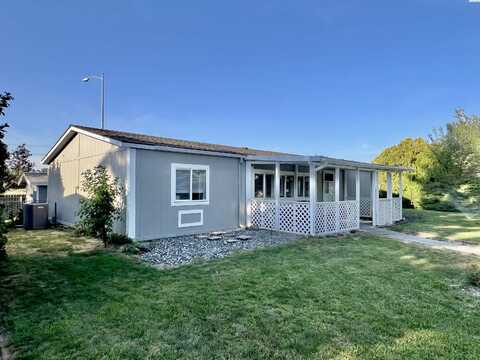 7901 W Clearwater, Kennewick, WA 99336