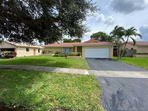 9658 NW 28th Ct, Coral Springs, FL 33065