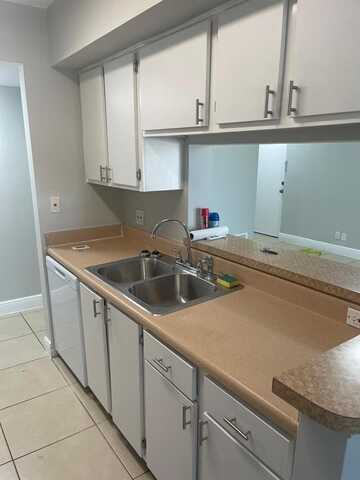 5686 Rock Island Rd, Tamarac, FL 33319