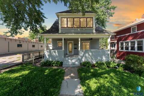 805 S Phillips Ave, Sioux Falls, SD 57104