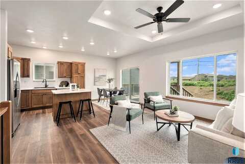 3613 S Osprey Ave, Sioux Falls, SD 57110