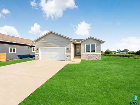 1912 E 71st St N, Sioux Falls, SD 57104