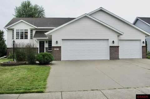 409 Grayhawk Drive, Mankato, MN 56001