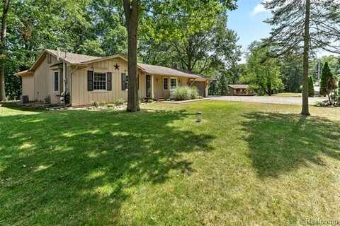 400 Shaw Court, Milford, MI 48380
