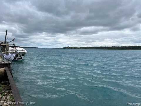 2659 River Road, Marysville, MI 48040