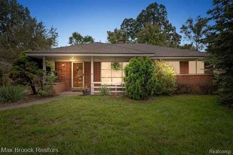 25215 Orchard Grove Street, Southfield, MI 48033