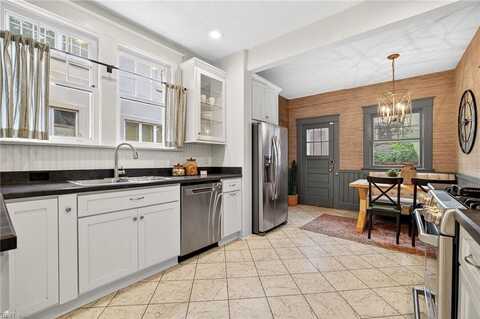 900 Gates Avenue, Norfolk, VA 23517