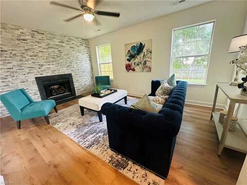 39 Rotherham Lane, Hampton, VA 23666