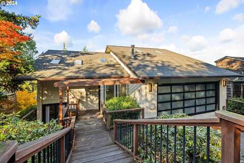 1060 UPPER DEVON LN, Lake Oswego, OR 97034