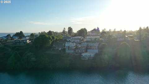 222 DEL NORTE LN, Brookings, OR 97415