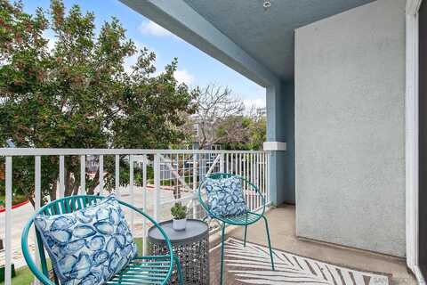 3528 Shoreline Bluff Ln, San Diego, CA 92110