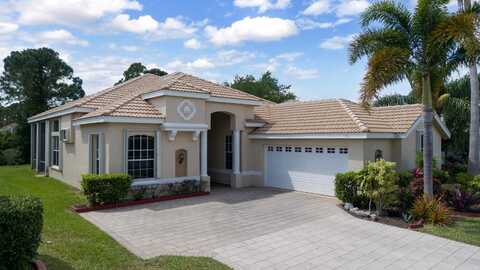 665 SW Lake Charles Circle, Port Saint Lucie, FL 34986