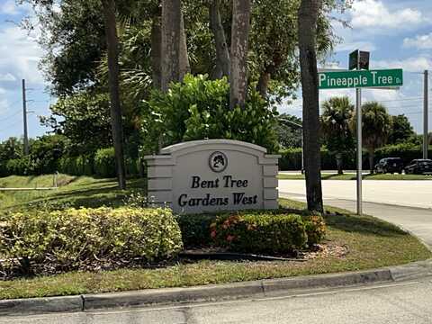 9780 Pineapple Tree Drive, Boynton Beach, FL 33436
