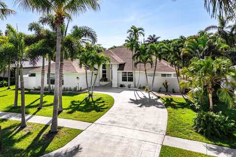 7700 Fairway Trail, Boca Raton, FL 33487