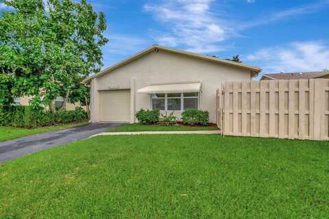5846 Mirror Lakes Boulevard, Boynton Beach, FL 33472