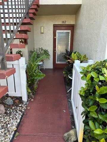 9 Willowbrook 102 Lane, Delray Beach, FL 33446