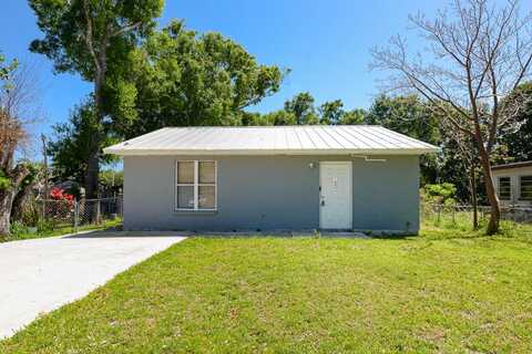1809 Tucker Court, Fort Pierce, FL 34950