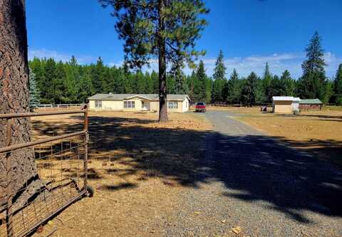 13209 E Bridges Rd, Elk, WA 99009